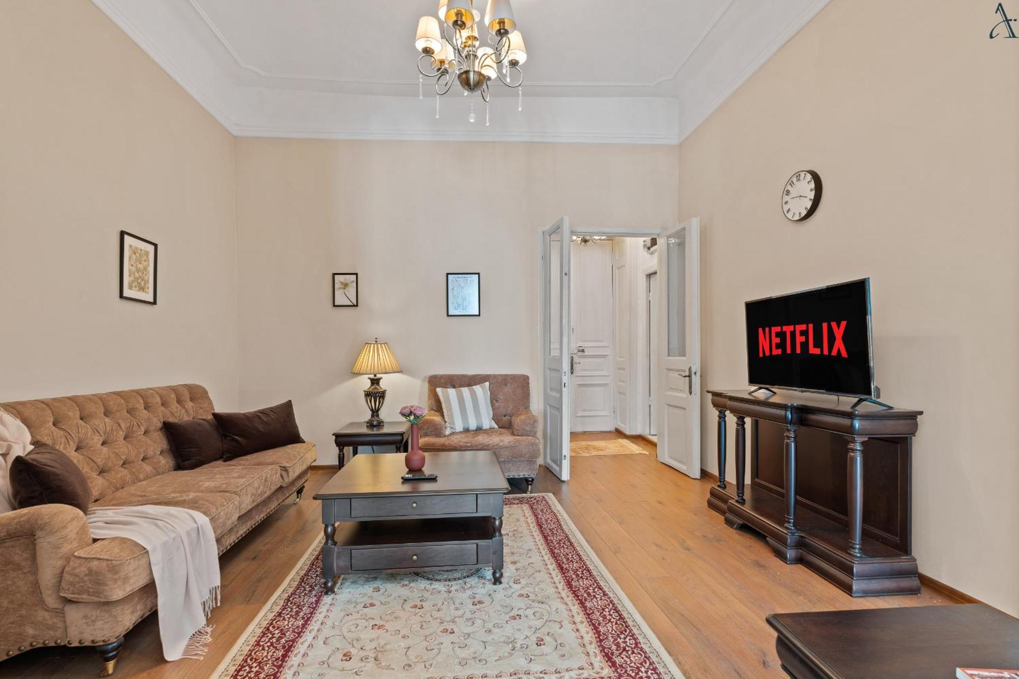 2 Bdr In Old Town Apartament Bucureşti