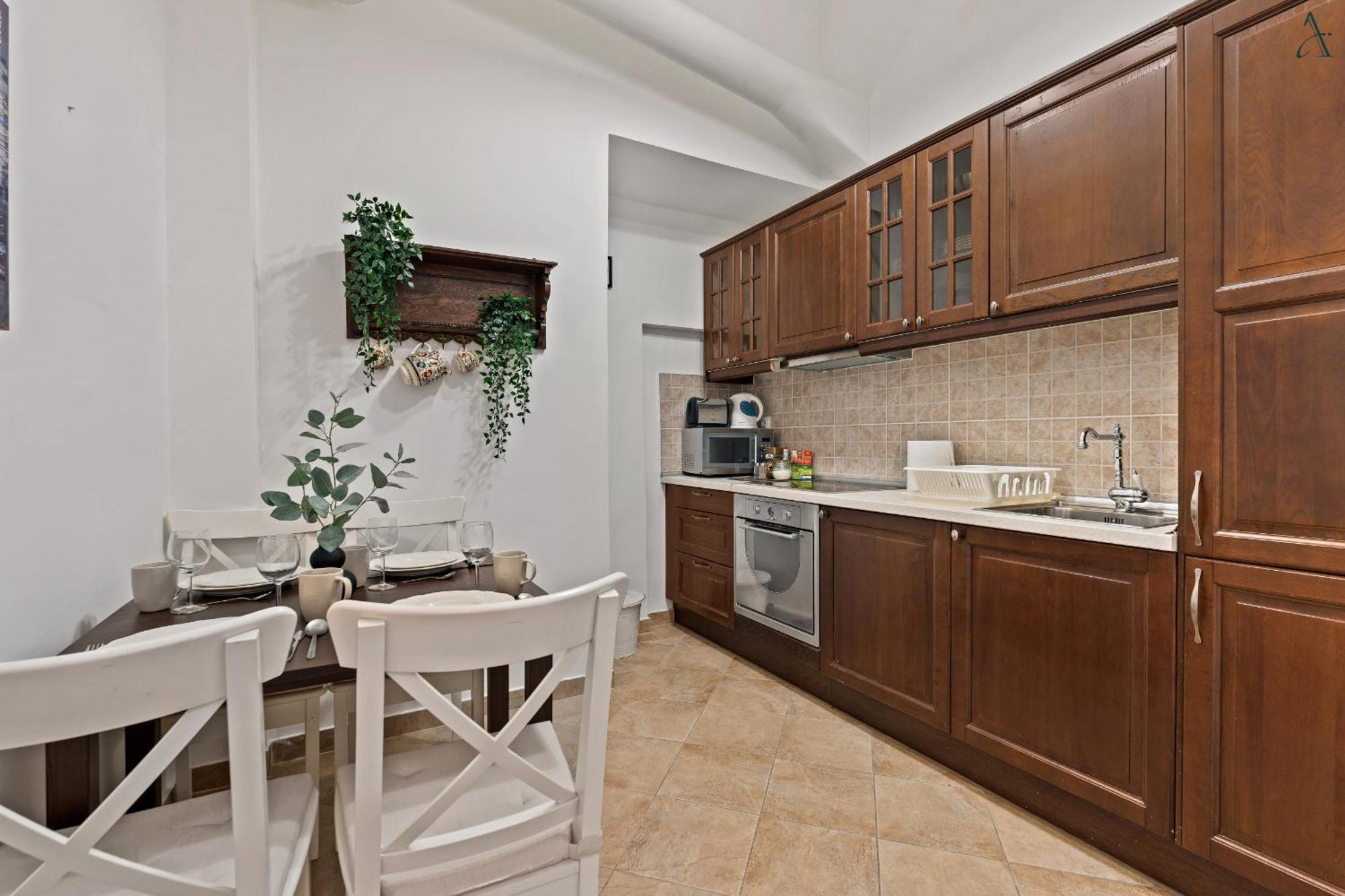 2 Bdr In Old Town Bucureşti