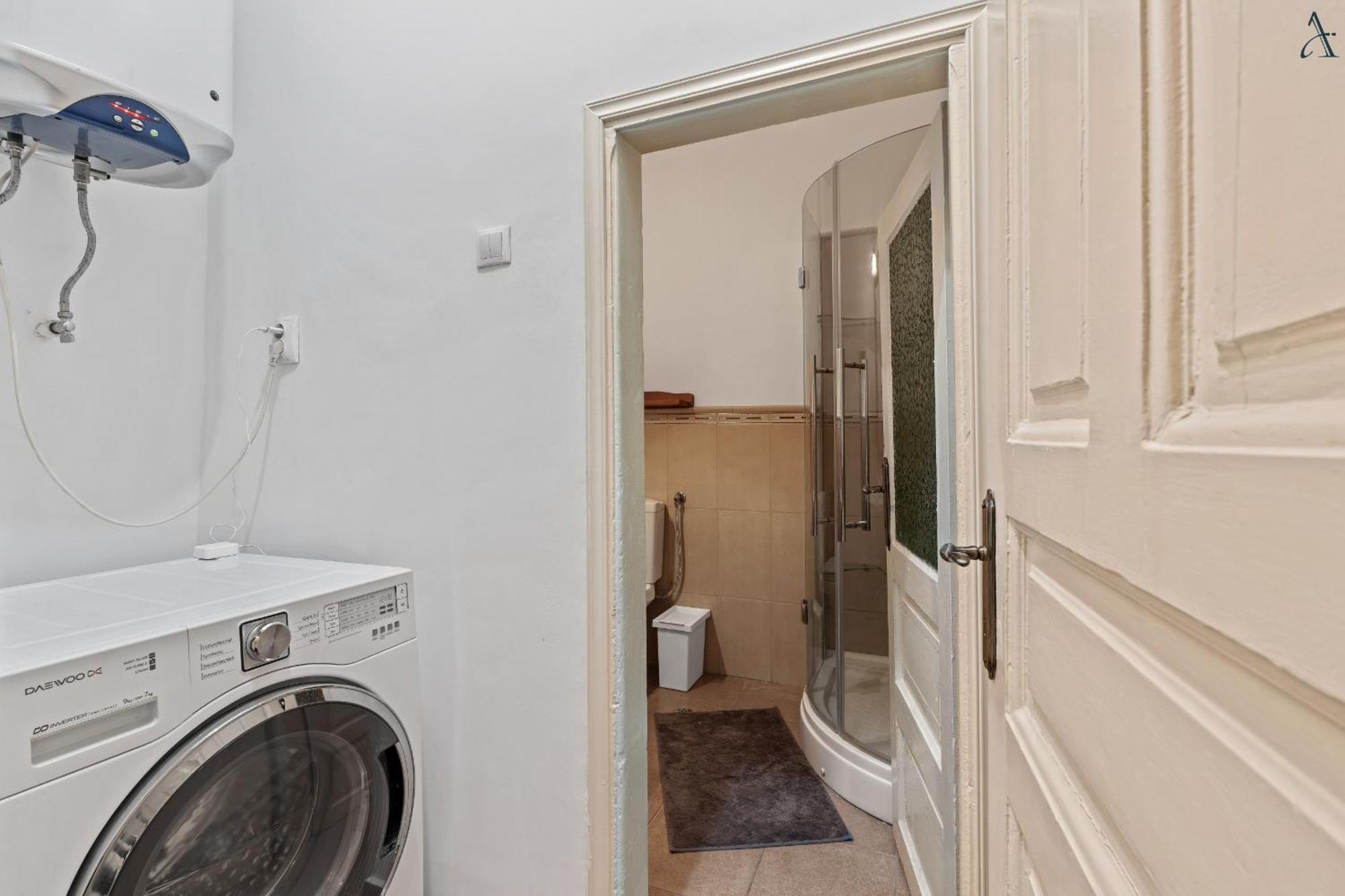 2 Bdr In Old Town Apartament Bucureşti