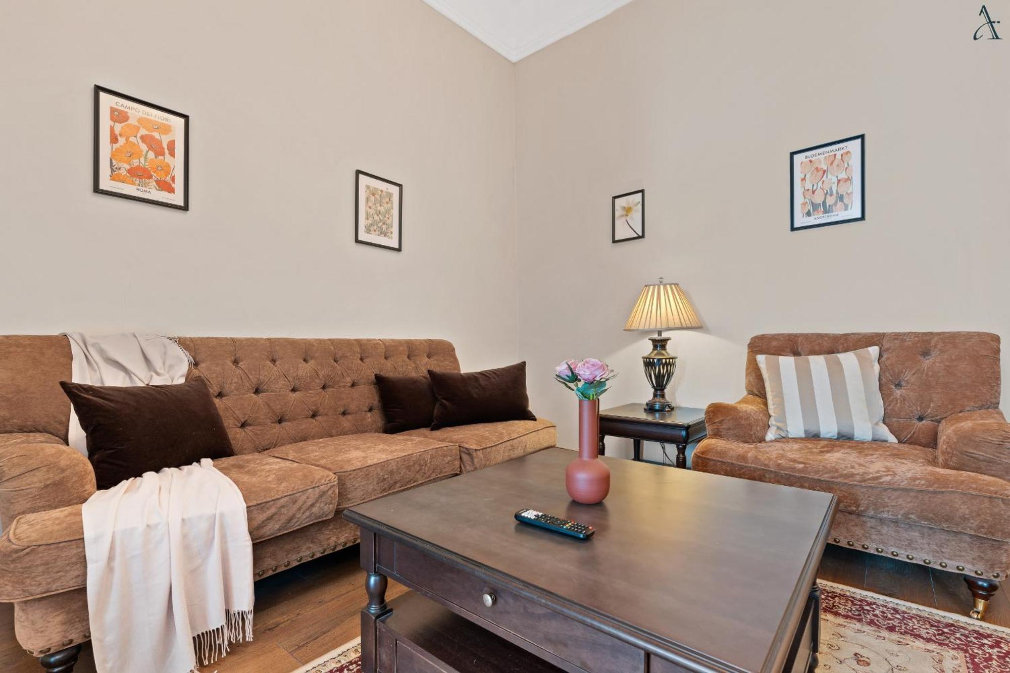2 Bdr In Old Town Apartament Bucureşti